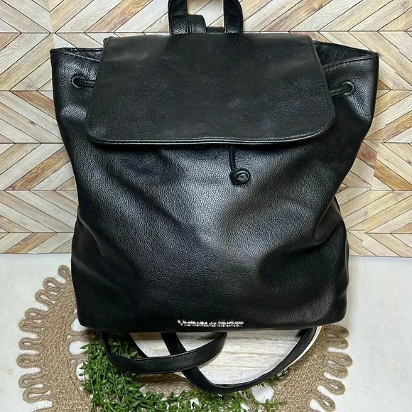 Victoria Secret Faux Leather Drawstring Backpack Black Roomy Travel Everyday Bag - Picture 1 of 11